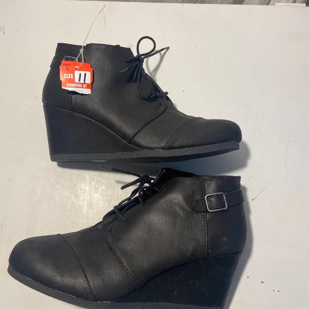 Maurices black ankle boots lace up , side buckles size 11 NWT - Picture 5 of 7